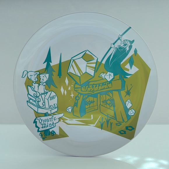 Disney Magic Kingdom 50th Anniversary Plate by Kevin & Jody Snow White Scary Adv - Picture 1 of 3